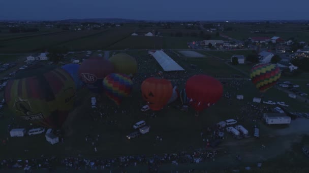 Madár Kézben Pennsylvania 2019 Szeptember Légi Kilátás Hőlégballonok Töltés Egy — Stock videók