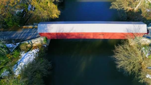 Luftaufnahme Einer Überdachten Brücke Lancaster County Pennsylvania Aus Der Sicht — Stockvideo