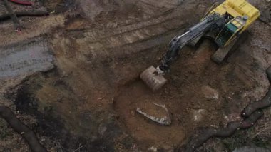 Bir İHA tarafından görüldüğü üzere Hareket Eden Kapalı Köprü için Temel Yapıların Havadan Görünümü
