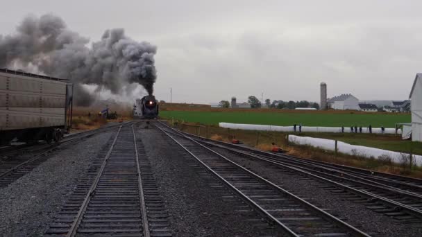 Head View Steam Locomotive Pulling Freight Pulling Yard Smoke Steam — Stock Video