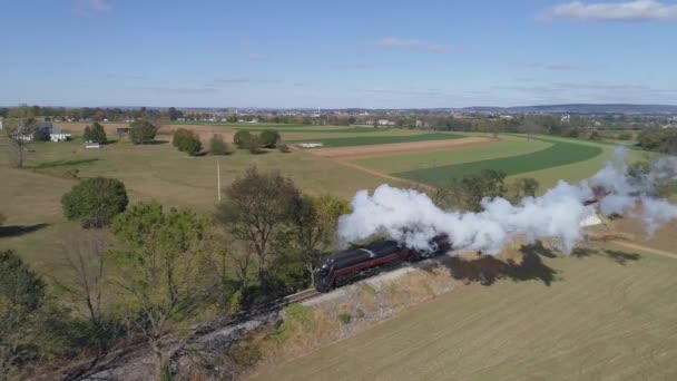 Strasburg Pennsylvania Oktober 2019 Flygfoto Ett Annalkande Ångtåg Som Blåser — Stockvideo