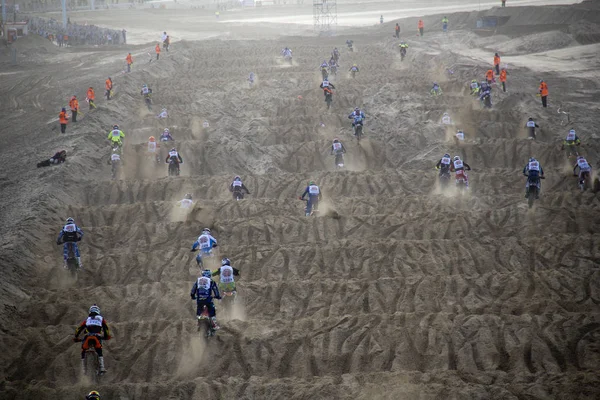 Gara di cross motoristico sulla spiaggia — Foto Stock