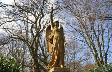 Taş mezarlığı melek mezarlığında