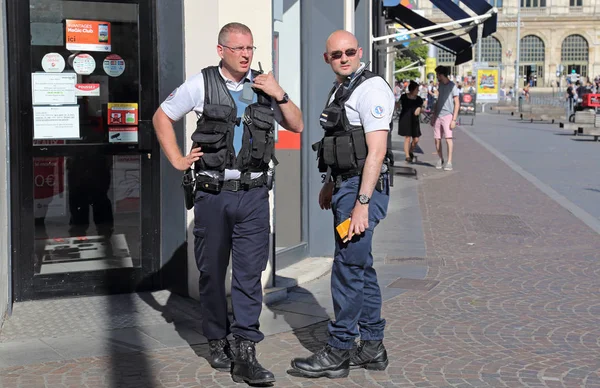 French police officers in Lille, France — Stock Photo, Image