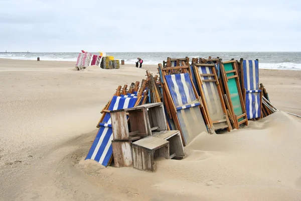 Sillas de playa fuera de temporada en La Haya, Holanda — Foto de Stock