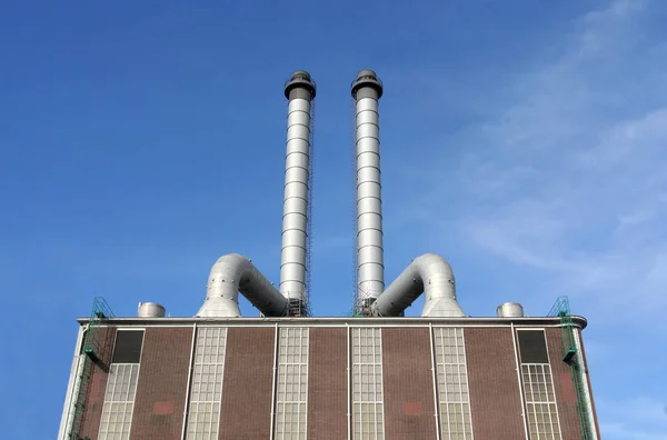 Rauchschwaden eines Kraftwerks — Stockfoto