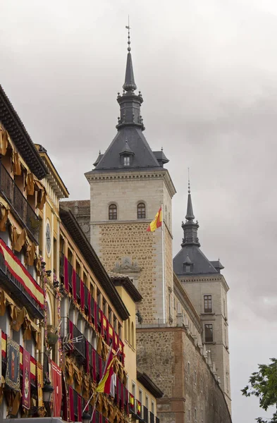 Historiska banners i Toledo, Spanien — Stockfoto