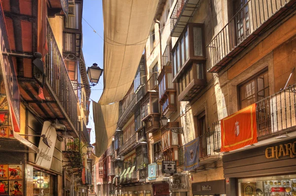 Calle histórica en Toledo, España — Foto de Stock