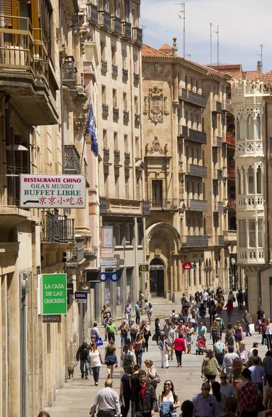 Rua Calle Toro em Salamanca, Espanha — Fotografia de Stock