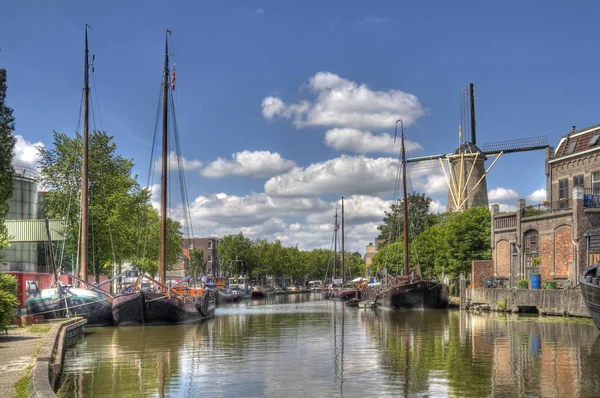 Canal em Gouda, Holanda — Fotografia de Stock