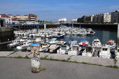 Eski liman Dunkirk eğlence tekneler ile