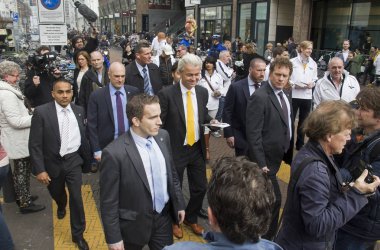 Geert Wilders ile korumaları Lahey, Hollanda