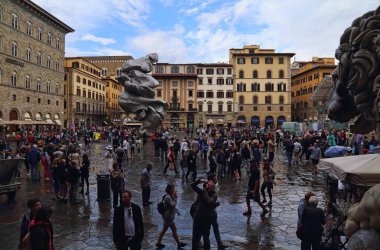 Turistlere Piazza della Signoria Floransa, İtalya