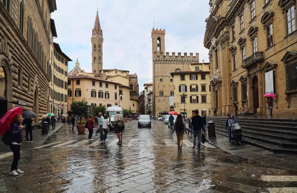Достопримечательности на площади Сан-Флоренции во Флоренции, Италия — стоковое фото