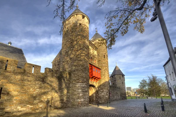 Historiska staden utfärda utegångsförbud för Maastricht — Stockfoto