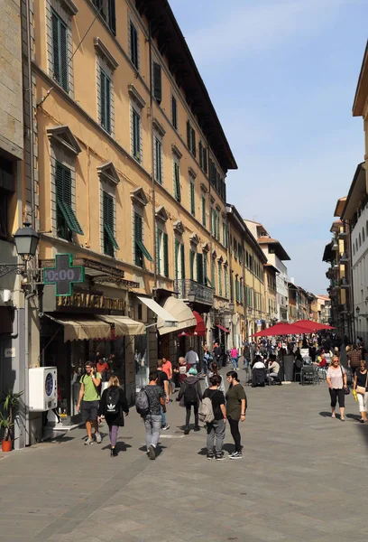 Shopping a Pisa, Italia — Foto Stock