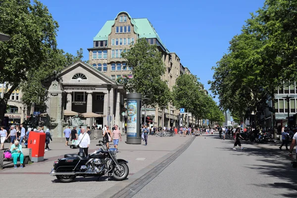 Calle comercial en Hamburgo, Alemania —  Fotos de Stock