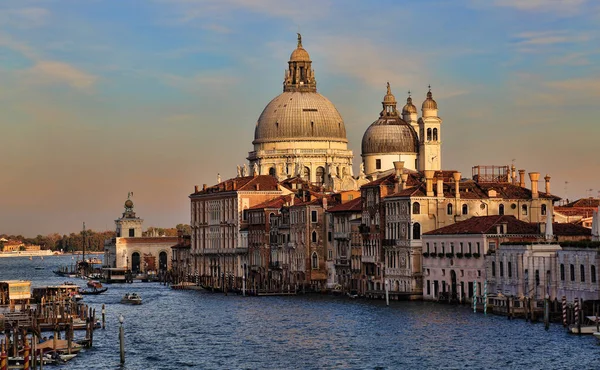 Kerk van Santa Maria della Salute in Venetië, Italië — Stockfoto