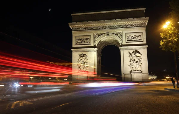 Arc de Triomphe in Parijs, Frankrijk 's nachts — Stockfoto
