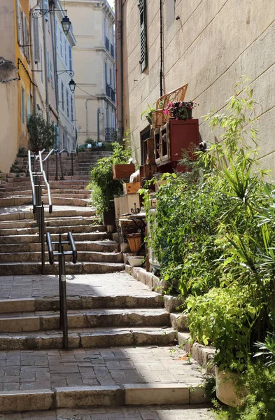 Trappenhuis Souvenirwinkel Historische Huizen Het Oude Gedeelte Van Marseille Frankrijk — Stockfoto