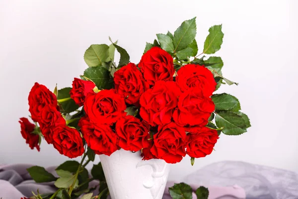 Die roten Rosen — Stockfoto