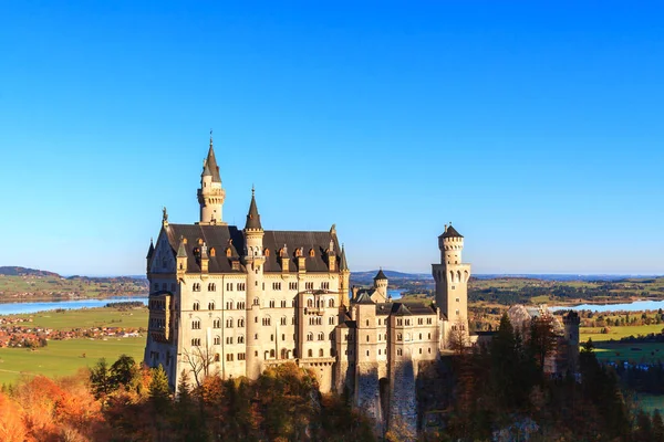 Neuschwanstein slott på hösten — Stockfoto