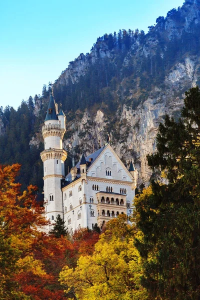 Schloss Neuschwanstein im Herbst — Stockfoto