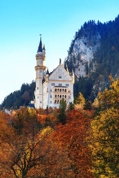 Schloss Neuschwanstein im Herbst — Stockfoto
