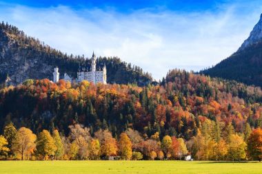 Sonbaharda Neuschwanstein Şatosu 