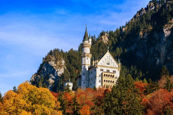 Schloss Neuschwanstein im Herbst — Stockfoto