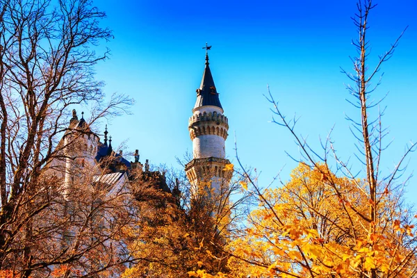 Schloss Neuschwanstein im Herbst — Stockfoto