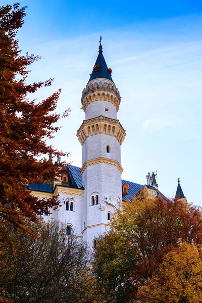 Château neuschwanstein en automne — Photo