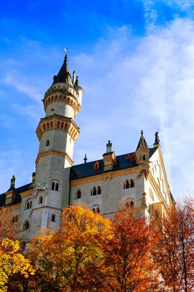 Château neuschwanstein en automne — Photo