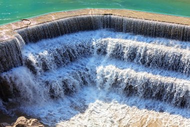 sonbaharın güzel şelale