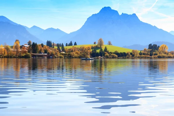 Στη λίμνη Hopfensee. Βαυαρία, Γερμανία — Φωτογραφία Αρχείου