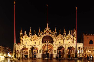 Venice, İtalya-06 Ocak, 2018: Basilica San Marco üzerinde bir kış