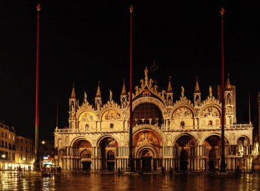 Venice, İtalya-06 Ocak, 2018: Basilica San Marco üzerinde bir kış