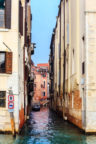 Typical narrow water canal in Venice — Stock Photo, Image