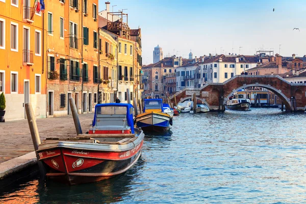 Canal Cannaregio en Venecia, Italia — Foto de Stock