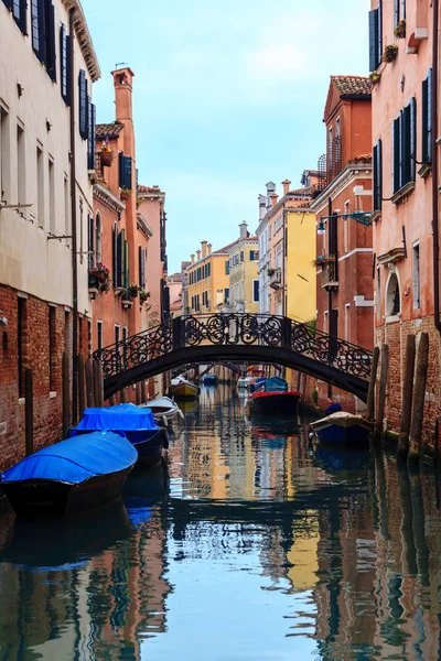 Water canal in Venice — Stock Photo, Image