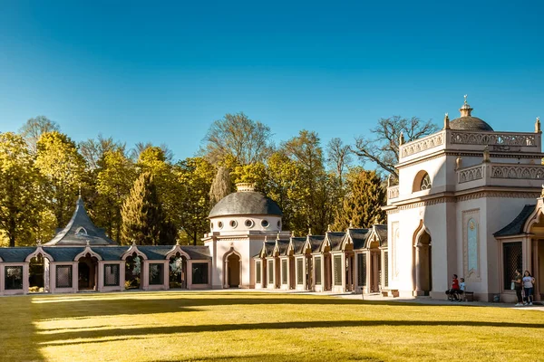 Schwetzingen Germany April 2019 Υπέροχο Πάρκο Ροζ Τζαμί Την Άνοιξη — Φωτογραφία Αρχείου