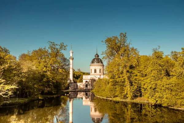 Schwetzingen Allemagne Avril 2019 Magnifique Parc Avec Mosquée Rose Printemps — Photo