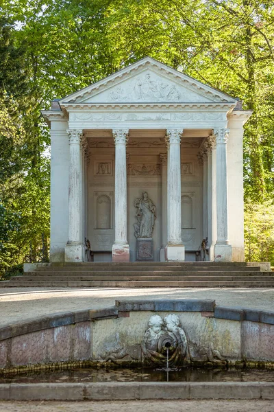 Schwetzingen Allemagne Avril 2019 Magnifique Parc Avec Temple Apollon Printemps — Photo