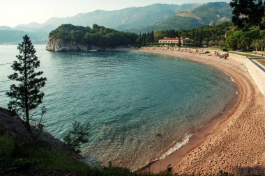 Queens beach ile güzel manzara. Adriyatik Denizi. Karadağ.