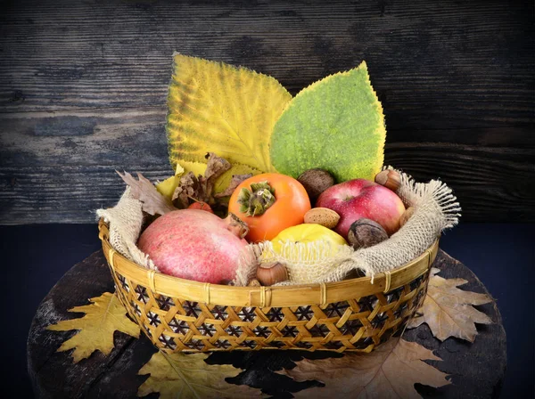 Persimmon, quince, pomegranate,apple — Stock Photo, Image