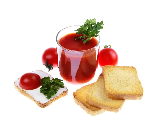 Vidro cheio de suco de tomate preparado na hora — Fotografia de Stock