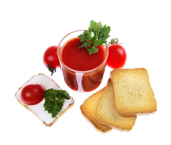 Vidro cheio de suco de tomate preparado na hora — Fotografia de Stock