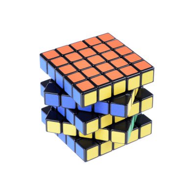  Beyaz arka plan üzerinde izole sürüm küp