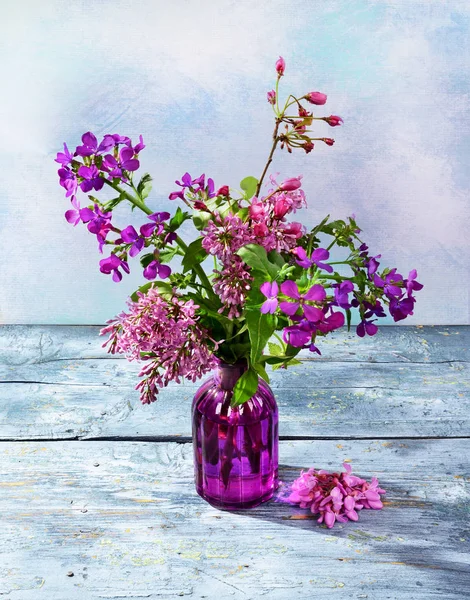 Purple Spring Bouquet Flowers Glass Vase Blue Wooden Backgroun — Stock Photo, Image