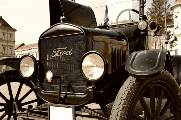 Efsanevi Ford Model T